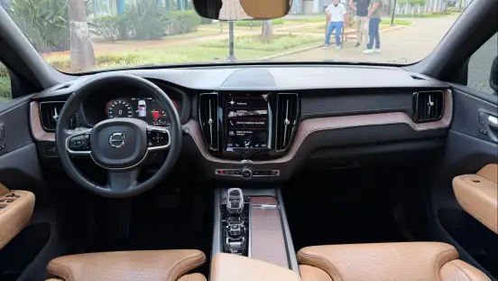VOLVO-XC60-2021