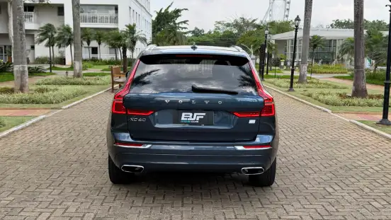 VOLVO-XC60-2021