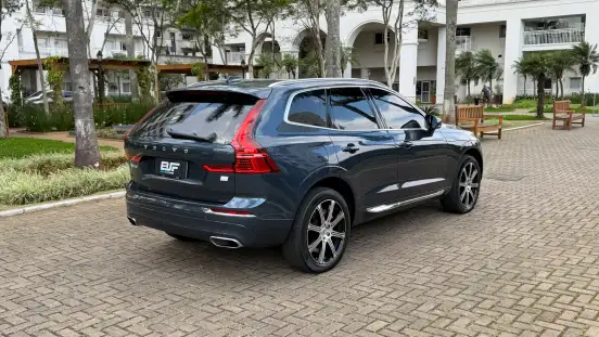 VOLVO-XC60-2021