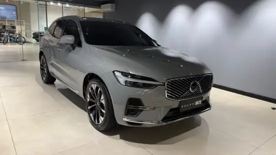 VOLVO-XC60-2025