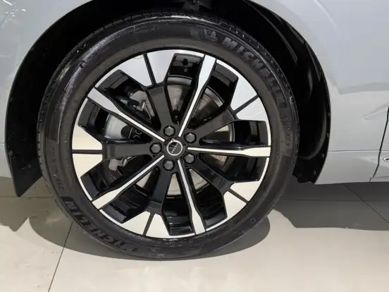 VOLVO-XC60-2.0 T8 PHEV ULTRA AWD GEARTRONIC VOLVO-XC60-2025