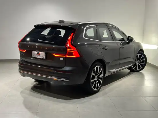 VOLVO-XC60-2022