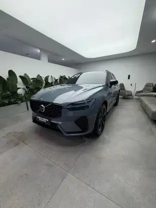 VOLVO-XC60-2023