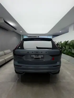 VOLVO-XC60-2023