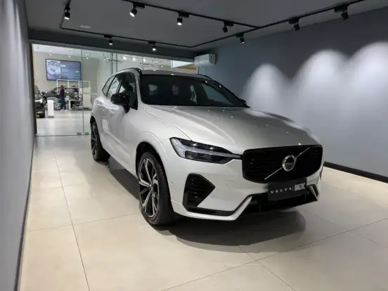 VOLVO-XC60-2023