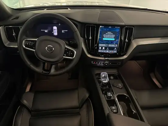 VOLVO-XC60-2023