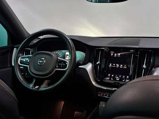 VOLVO-XC60-2.0 D5 DIESEL INSCRIPTION AWD GEARTRONIC VOLVO-XC60-2019