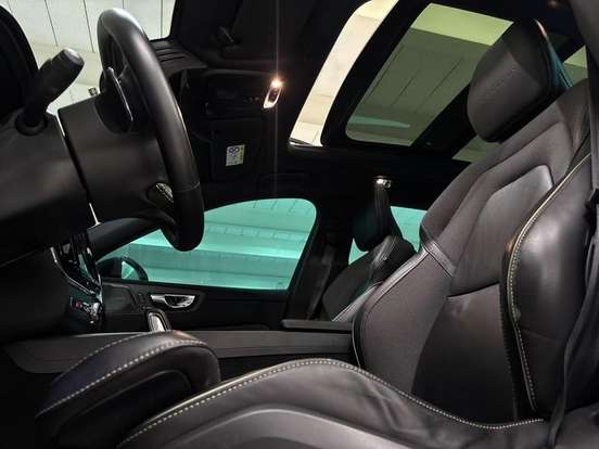 VOLVO-XC60-2019