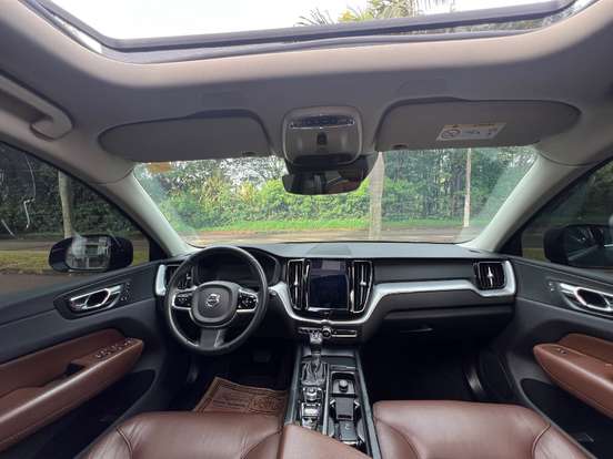 VOLVO-XC60-2.0 T5 GASOLINA MOMENTUM AWD GEARTRONIC VOLVO-XC60-2019