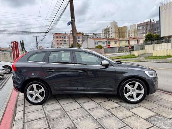 VOLVO-XC60-2014