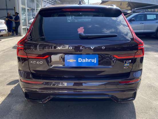 VOLVO-XC60-2025