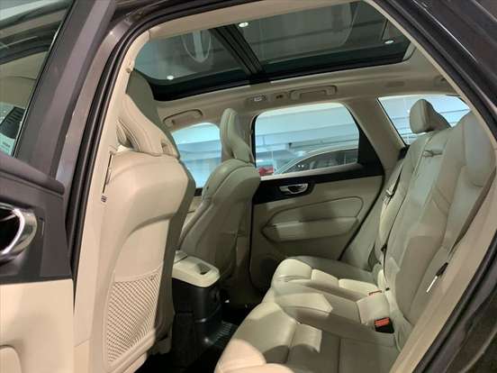 VOLVO-XC60-2021