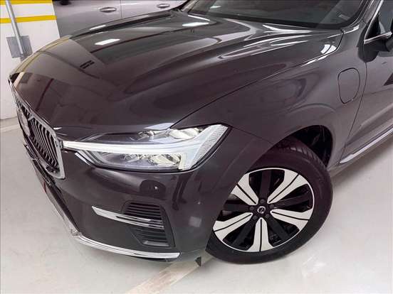 VOLVO-XC60-2023