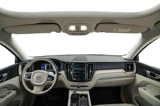 VOLVO-XC60-2023