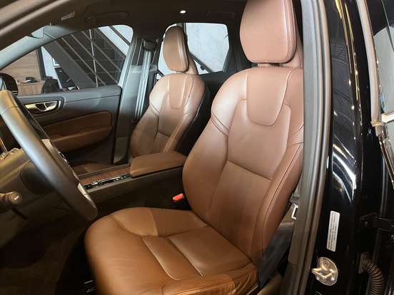 VOLVO-XC60-2023
