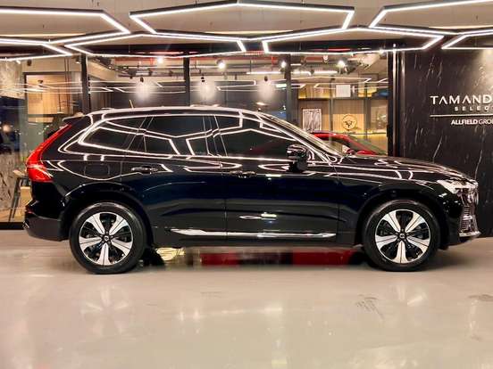 VOLVO-XC60-2023
