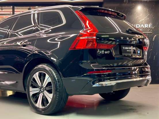 VOLVO-XC60-2023