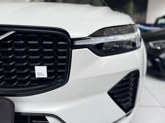VOLVO-XC60-2023