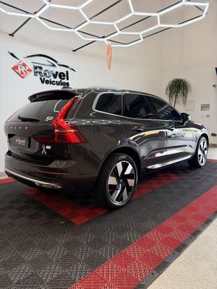 VOLVO-XC60-2024
