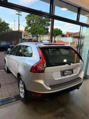 VOLVO-XC60-2010