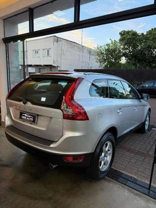 VOLVO-XC60-2010
