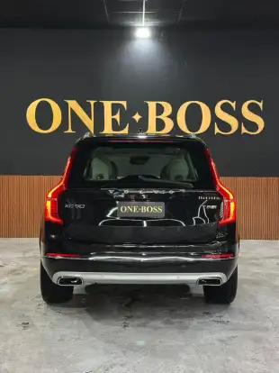 VOLVO-XC90-2019