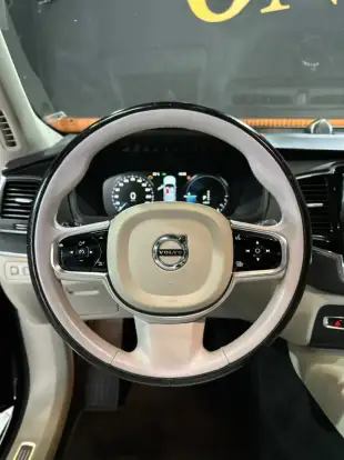 VOLVO-XC90-2019