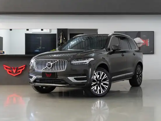 VOLVO-XC90-2021