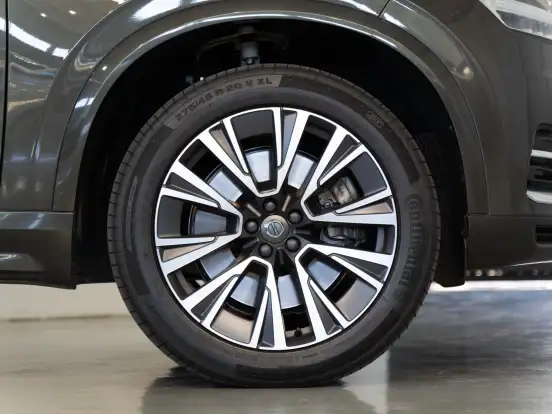 VOLVO-XC90-2021