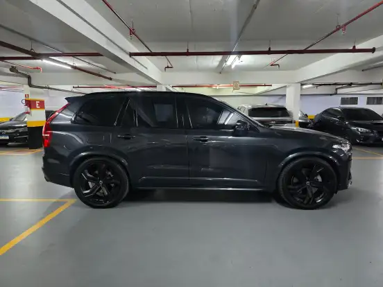 VOLVO-XC90-2021