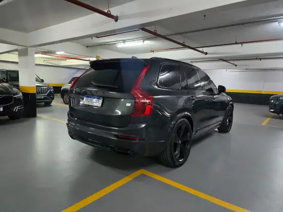 VOLVO-XC90-2021