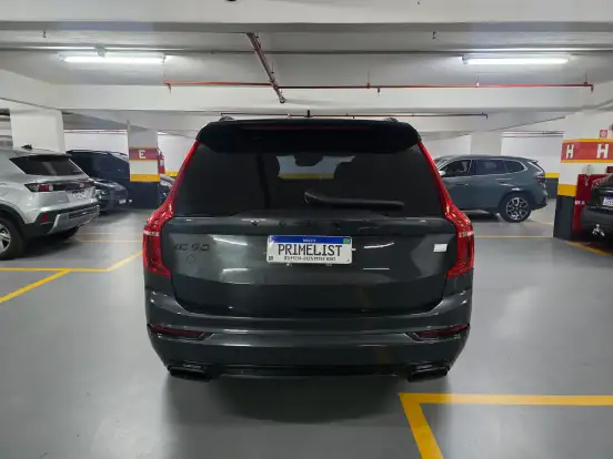 VOLVO-XC90-2021