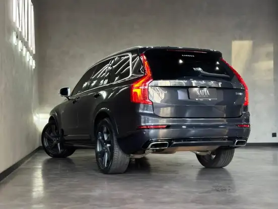 VOLVO-XC90-2018