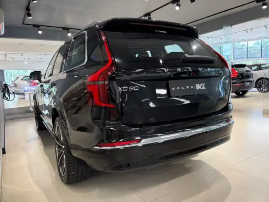 VOLVO-XC90-2025