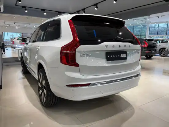 VOLVO-XC90-2024