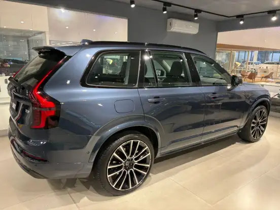 VOLVO-XC90-2024