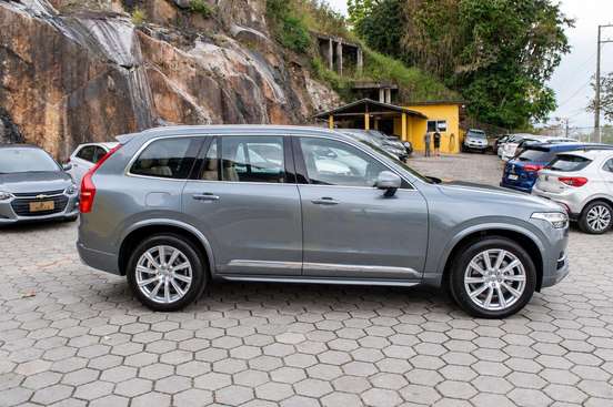 VOLVO-XC90-2016