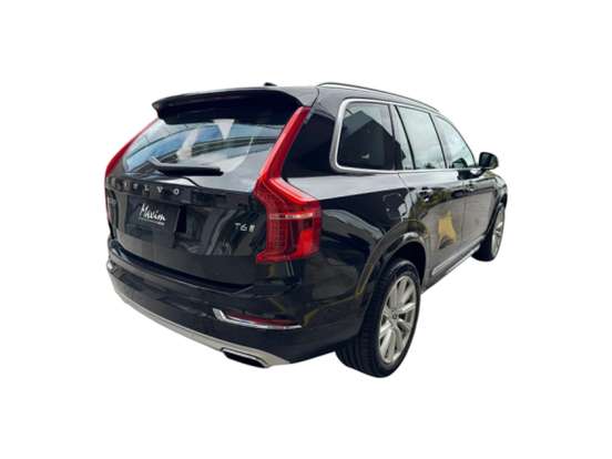 VOLVO-XC90-2018