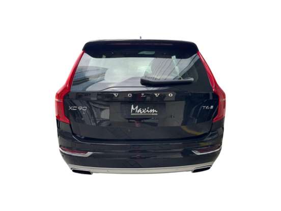 VOLVO-XC90-2018