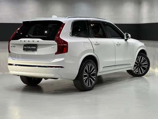 VOLVO-XC90-2023