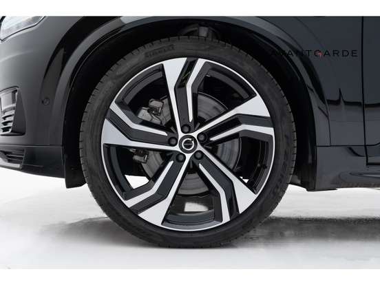 VOLVO-XC90-2023