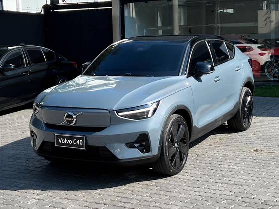 VOLVO C40 P8 RECHARGE PURE ELECTRIC AWD