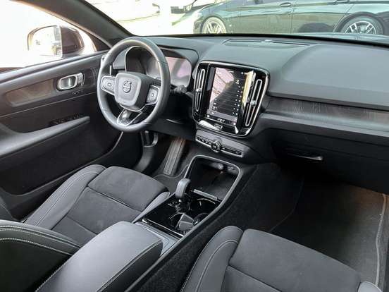 VOLVO-C40-P8 RECHARGE PURE ELECTRIC AWD VOLVO-C40-2022