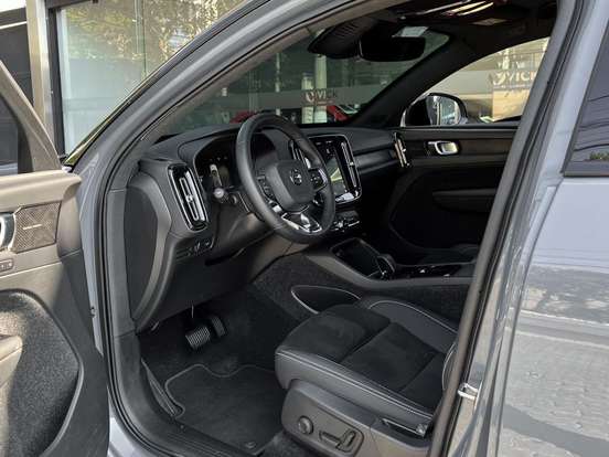 VOLVO-C40-P8 RECHARGE PURE ELECTRIC AWD VOLVO-C40-2022