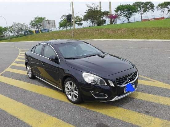 VOLVO-S60-2011