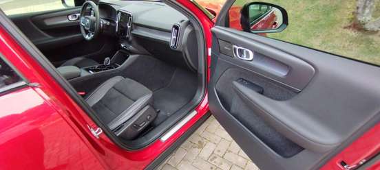 VOLVO-XC40-2.0 T5 GASOLINA R-DESIGN AWD GEARTRONIC VOLVO-XC40-2019