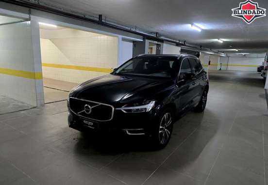 VOLVO-XC60-2020