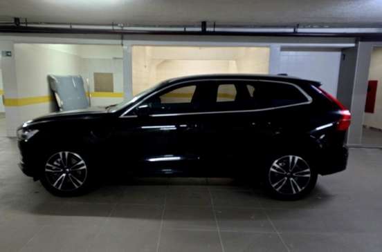 VOLVO-XC60-2020