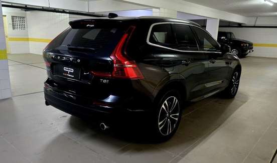 VOLVO-XC60-2020