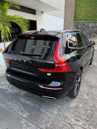 VOLVO-XC60-2021